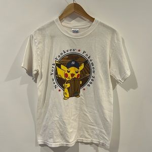 TCG Pokemon Center x New York Yankees 2006 T-Shirt Size XL Vintage Pikac…